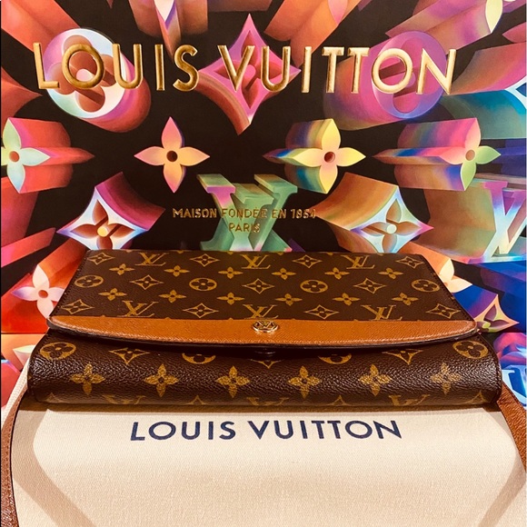 ♥️🛍💯Authentic Louis Vuitton Bordeaux Shoulder Bag in Monogram - Picture 6 of 15